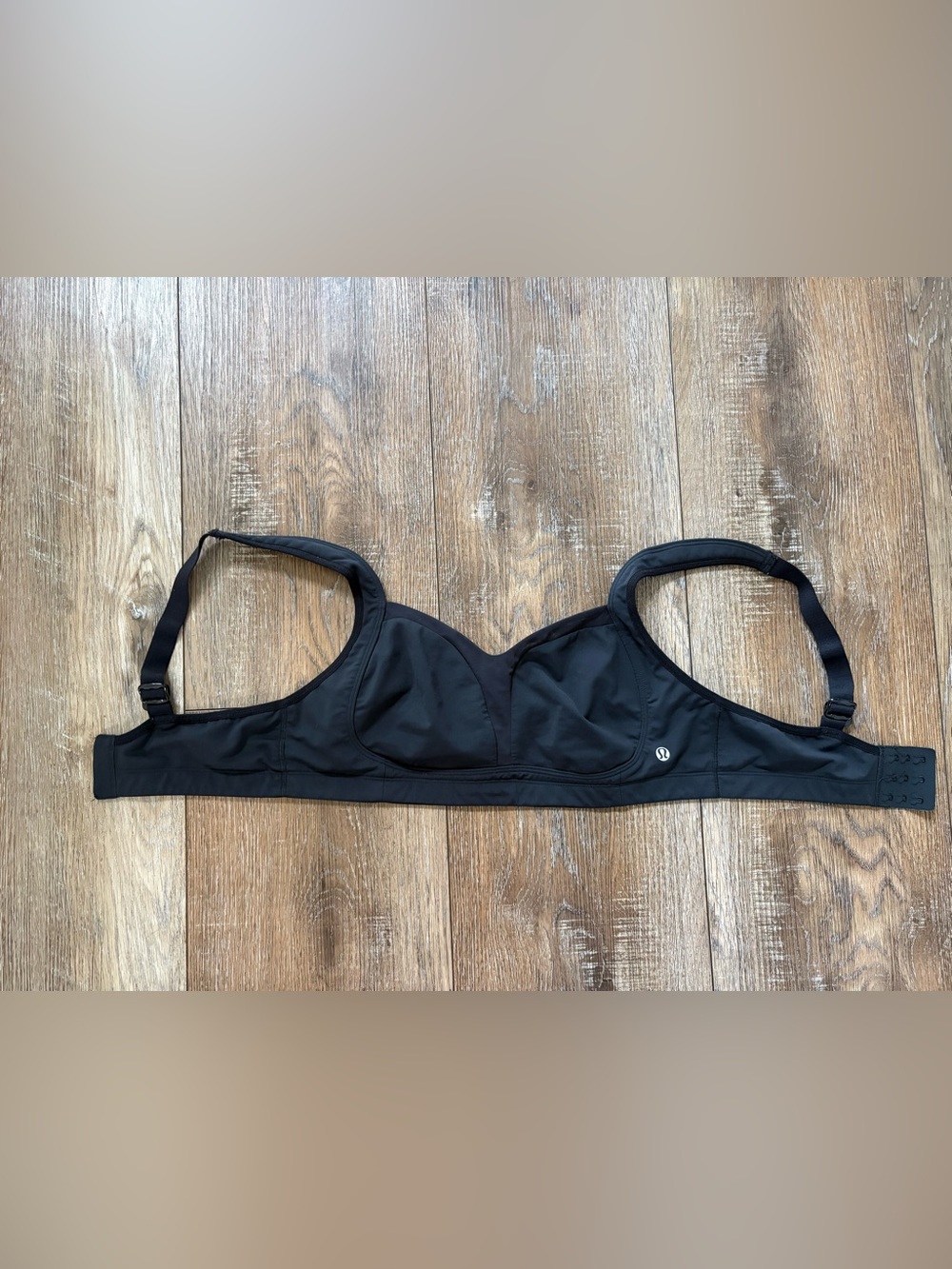 Lululemon Ta Ta Tamer Black Sports Bra Back Hook Closure no padding 36D
